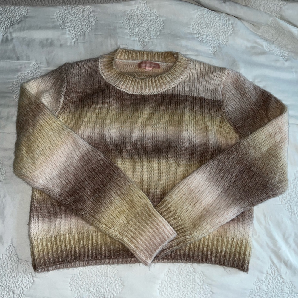 Gradient Brown Sweater w/ keyhole back